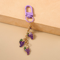 Porte-clés créatif en métal en forme de fruits, mignon pomme et raisin, mini pendentif tendance pour sac à dos, cadeau personnalisé et stylé