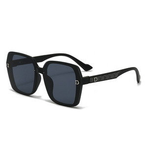 Lunettes de soleil haut de gamme très tendance avec protection UV400, monture carrée, style luxe léger scintillant, lunettes de visage nu avec verres optiques - Product Image 6