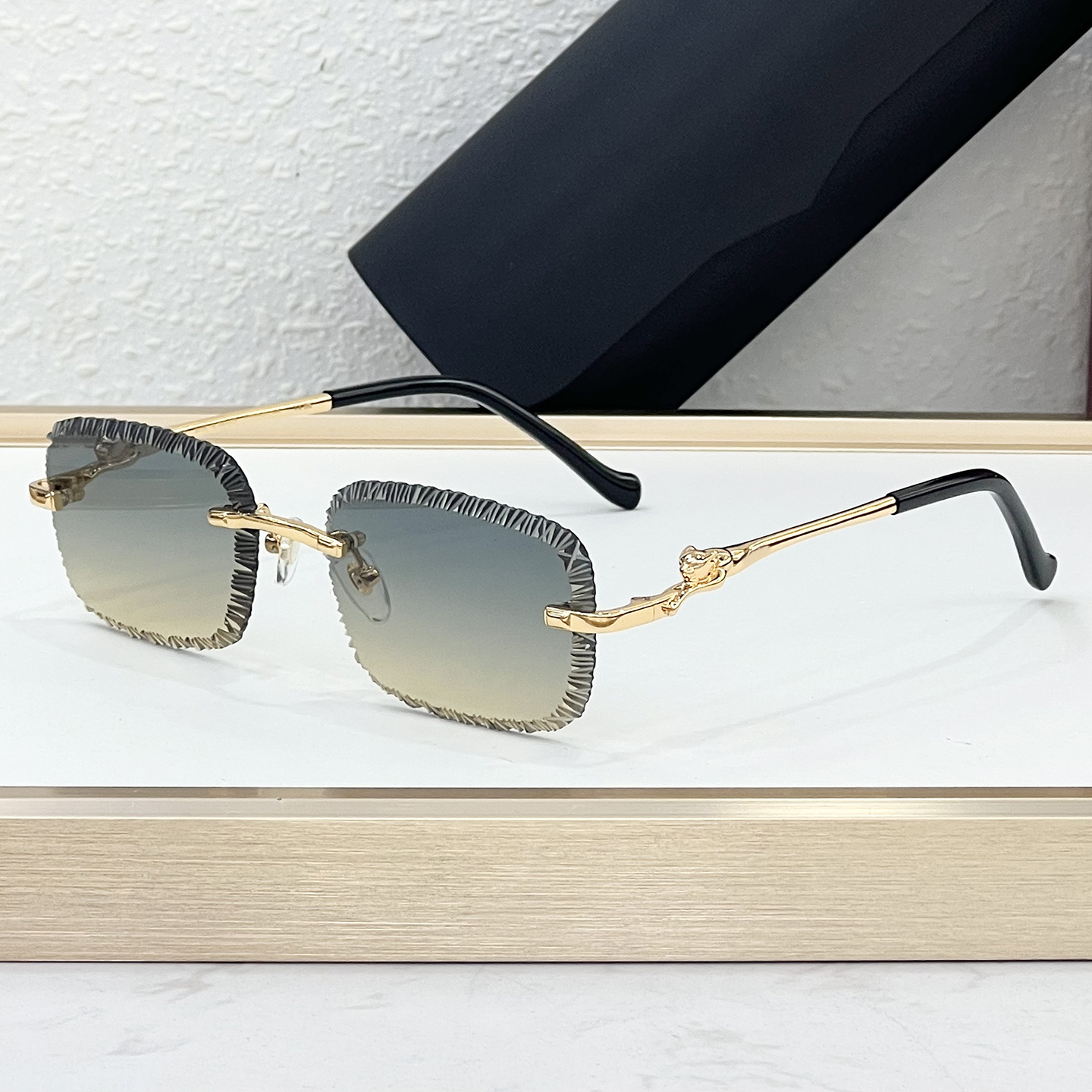 Marco dorado degradado verde