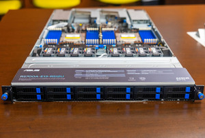 Servidor 1U RS700A-E13-RS12U AMD 9005 de Doble Procesador, 24 DIMM, 12SFF NVMe/SATA/SAS - Product Image 2