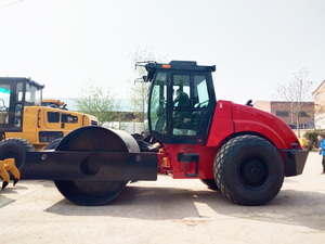 Compacteur vibrant 110 kW LTS214H, adaptable aux travaux en altitude pour la construction de bases routières et de barrages - Product Image 6