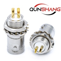 Konektor Panel BNC Twinax Dua Pin Terpolarisasi 2-lug, Receptacle Betina BNC Ganda, Tipe Solder 50 0-6G, Terminal Solder Cup