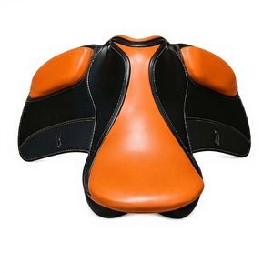 Sillín de Doma Inglesa Sufi International de Cuero con Estructura de Madera y Herrajes de Latón, Marrón y Negro - Product Image 3