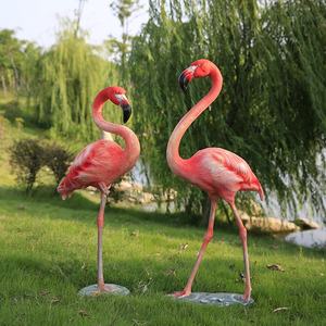 Estátua de Flamingo Grande Personalizada SE7ART para Jardim Externo, Escultura em Resina Rosa em Tamanho Real, Pintada à Mão, Padrão Animal Ecológico - Product Image 2