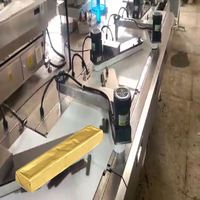 Machine d'emballage rectangulaire pour chocolat avec distribution de colle, haute efficacité, entièrement automatisée, conçue sur mesure