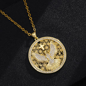 Collar con Colgante de Cruz de Águila Guardián Más Vendido para Hombre y Mujer, Joyería Chapada en Oro de 18K con Incrustaciones de Circonita - Product Image 2