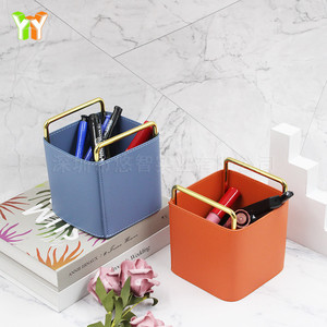 Panier de rangement à structure métallique, porte-stylos garni de cuir, organiseur de télécommandes de bureau, étagère de rangement en fer forgé (en stock) - Product Image 1