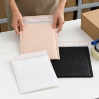 Enveloppe d'expédition A5 personnalisée avec logo, résistante aux déchirures, blanche, avec rembourrage à bulles pour l'envoi, promotion des supermarchés et des épiceries