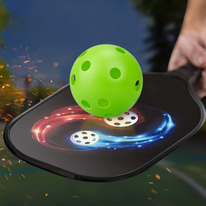 Pelotas de Pickleball de Plástico Resistente para Entretenimiento en Interiores y Exteriores, 40 Orificios, 74 mm - Product Image 4