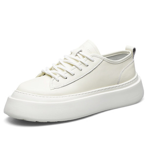Zapatillas de cuero blanco con cordones, detalle de franja lateral negra en contraste, parte superior de grano suave, zapatillas bajas para correr, suela plana ligera y delgada - Product Image 4