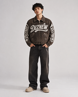 DiZNEW Giacca in Denim Personalizzata da Uomo con Patch in Ciniglia, Decorazioni con Borchie, Lavaggio Effetto Fango, Motivo a Stelle, Stile Trucker, Certificata BSCI
