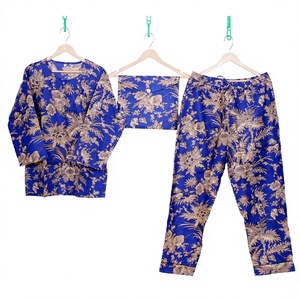 Ensemble de pyjama élégant pour femmes, imprimé floral, 100% coton, doux, respirant, de haute qualité, robe de nuit pour cadeau de demoiselle d'honneur - Product Image 1