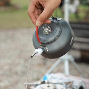 Bouilloire de camping en plein air 1,2 L 1,8 L, théière portable en acier inoxydable avec poignée rouge pour cuisinière à gaz, randonnée et cuisine - Product Image 3