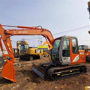 Excavadora Hitachi Zaxis 70 original japonesa de segunda mano, ZX70, una excavadora pequeña de 7 toneladas equipada con pala de bulldozer, en buen estado. - Product Image 4