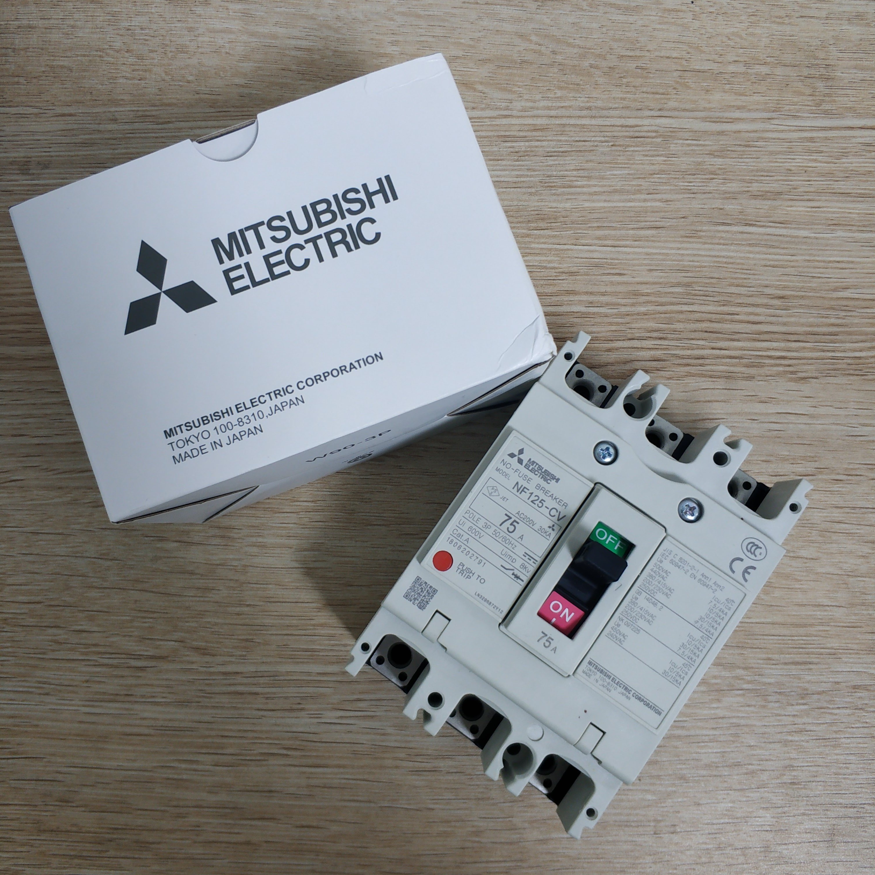 Mitsubishi NF125-CV 3P 75A выключатель