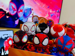 Authentique Hot Toys COSBI Series Spider-Man & <span class=keywords><strong>Venom</strong></span> Blind Box PVC & Vinyl Collection Peluche Poupée Pendentif Figurine Cadeau pour Garçons - Product Image 6