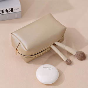 أفضل بيع حقيبة مكياج مقاومة للماء مقاس كوارت منظم السفر في المطار شركة طيران أساسية - Product Image 1