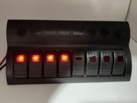 Panneau de commutation à 8 voies de haute qualité avec interrupteur à bascule et indicateur LED rouge et bleu, disjoncteur pour applications marines et automobiles