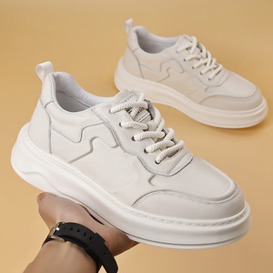 คอลเลกชันฤดูใบไม้ผลิสุดฮิต รองเท้าผ้าใบลำลองพื้นหนาหนังแท้สำหรับผู้ชาย รองเท้าสีขาว ดีไซน์ทันสมัย ดูเท่ห์ สวมใส่สบาย - Product Image 5