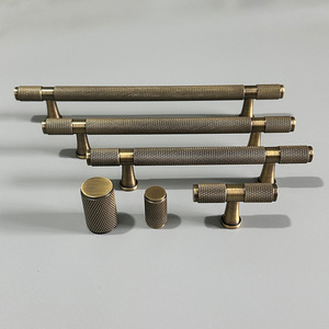 Tiradores de latón macizo estilo americano con diseño moleteado <span class=keywords><strong>AB</strong></span>, acabado latón envejecido, para muebles, gabinetes, cajones y cómodas - Product Image 1