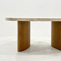 Table basse en travertin Wabi Sabi, plateau triangulaire irrégulier en pierre, base en bois massif courbée, table de salon moderne pour la maison