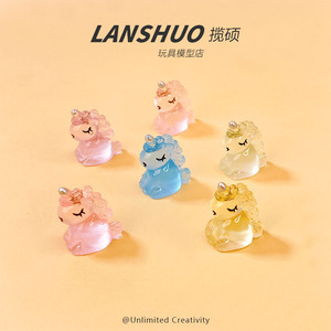 จี้รูปยูนิคอร์นการ์ตูน Lanshuo ทำจากอะคริลิกเรซิ่น เรืองแสงในที่มืด ใช้เป็นพวงกุญแจ ของตกแต่งรถยนต์ ของขวัญ สำหรับงาน DIY เครื่องประดับ - Product Image 3