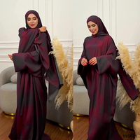 Nouvelle Collection 2026 : Ensemble Abaya Modeste Rouge et Noir à Motifs Floraux pour Femmes Musulmanes – Respirant, Longueur Ras du Sol, Manches Longues, Hijab, Taille Unique