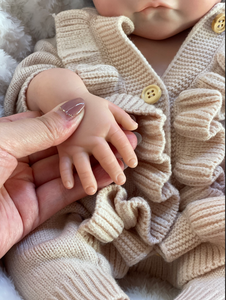 Poupées de bébé en silicone solide de 18 pouces, 3500 g, corps entier, visage fait main, détails du corps réalistes, anatomiquement correctes, poupées reborn aux cheveux bouclés - Product Image 6