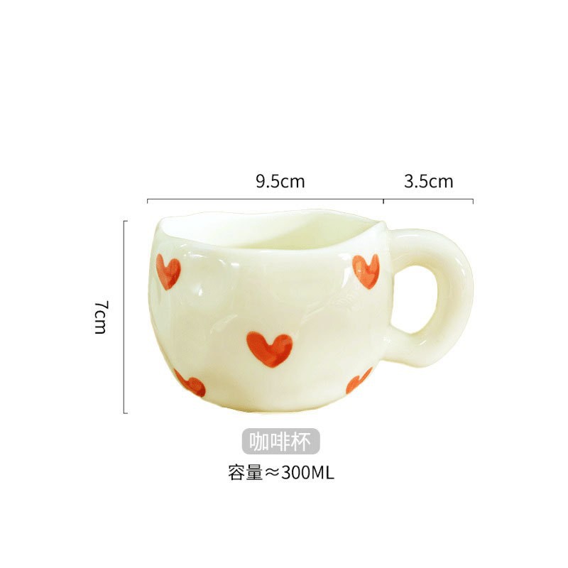 Taza color crema con forma de corazón y asa - 301-400ml