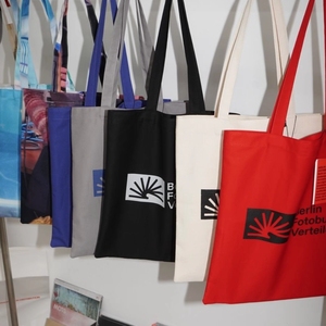 Factory Direct Customized shopping bagTrade Show Promotional Custom tote bag Eco Friendly Laminated travel Bag - Product Image 3