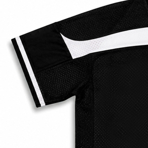 เสื้อฟุตบอลตาข่ายสีดำทรงบ็อกซี่ - เสื้อยืดฟุตบอลโอเวอร์ไซส์สีขาวล้วน - Product Image 3