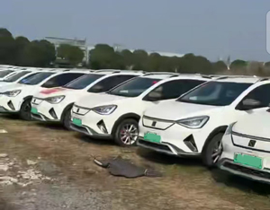 Huachen Xinyuan BYD <span class=keywords><strong>SOL</strong></span> SRM X30EV Auto Commerciale Usata Van SUV Elettrica Pura Guida a Sinistra Prezzo Conveniente Veicolo a Nuova Energia - Product Image 6