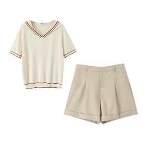 Conjunto de Top de Punto Beige y Pantalones Cortos Color Caqui para Mujer, Manga Corta, Color Sólido, Estilo Casual para el Trabajo y Vacaciones N9252 - Product Image 1