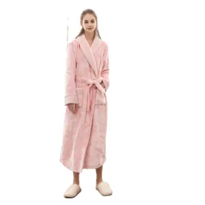 도매 맞춤형 순수 핑크 귀여운 목욕 가운 성숙한 V-넥 여성 양털 목욕 가운