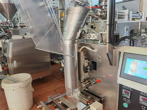 Machine d'emballage automatique de bâtonnets de miel, machine de remplissage et de scellage de sachets de sirop et de sauce, mini-machine d'emballage 10 ml pour bâtonnets de miel - Product Image 2