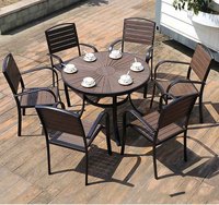 Ensemble de table et chaises de salle à manger d'extérieur moderne, anticorrosion, imperméable, en bois-plastique, avec structure métallique, pour villa de plage et salon
