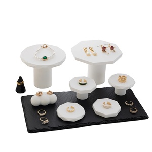 Exquisitos Accesorios Geométricos para Exhibición de Joyería, Accesorios Simples de Yeso para Exhibición de Joyería - Product Image 1