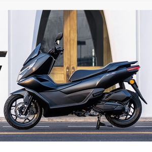 Scooter à essence Cfmoto 150Cc noir, moto de banlieue urbaine - Product Image 2