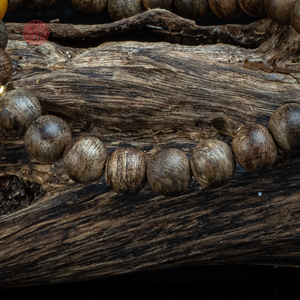 Pulsera Femenina de Agarwood con Cuentas de 6mm de Aspecto Ámbar y Estilo Moderno, Accesorio de Joyería - Product Image 6