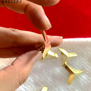 Chenxing Hardware Accessories Gold Plated <b>Corner</b> <b>Protectors</b> 1092 Durable Right Angle Edge Protection For Furniture - Product Image 2