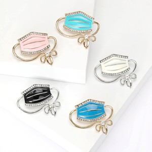 Broche Médico Estético de Esmalte para Máscara Facial, Broche Elegante de Enfermeira com Strass Transparente e Cristal, Joia de Presente - Product Image 1