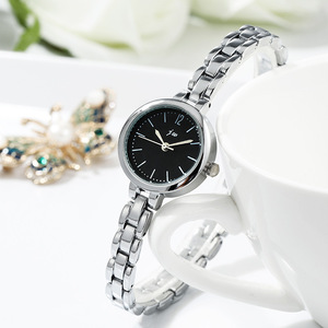 Reloj de cuarzo para mujer, reloj pequeño para mujer, reloj con pulsera de aleación - Product Image 3