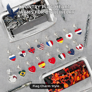 Ciondolo <span class=keywords><strong>a</strong></span> <span class=keywords><strong>Forma</strong></span> <span class=keywords><strong>di</strong></span> <span class=keywords><strong>Cuore</strong></span> Smaltato con Bandiere degli Stati Uniti, Germania, Canada, Australia, Brasile, Spagna, Giappone, Italia per <span class=keywords><strong>Orecchini</strong></span> e Collane - Product Image 2