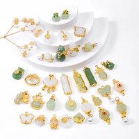Venta al por mayor 18K chapado en oro joyería encantos Jade colgante accesorios para DIY collar pendientes y pulseras
