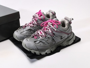 Chaussures de sport respirantes de luxe haut de gamme Track 3.0, versions homme et femme de chaussures de course tendance de créateurs - Product Image 4