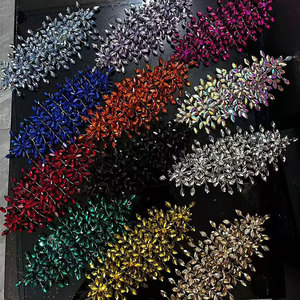 Nuovissimi <span class=keywords><strong>Accessori</strong></span> di Lusso: Applicazione in Cristallo 3D a Forma di Foglie per <span class=keywords><strong>Abiti</strong></span> <span class=keywords><strong>da</strong></span> <span class=keywords><strong>Sera</strong></span> - Product Image 1