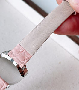 Montre à quartz de luxe rose crocodile 2025, boîtier en acier inoxydable résistant aux rayures, écologique, idéale pour la plage - Product Image 6