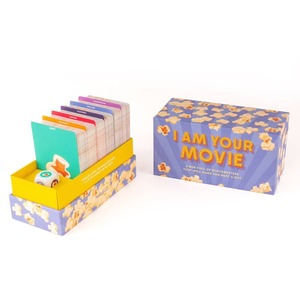 I'm Your Movie. C'est le jeu de cartes ultime pour les amateurs de films, les amis et les familles. Acceptez les motifs personnalisés soumis aux clients. - Product Image 3