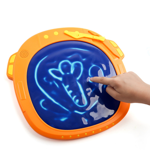 Conception personnalisée de tableau de gribouillage musical à lumière LED pour enfants Ensemble de mini jouets à dessin pour enfants de 5 à 7 <span class=keywords><strong>ans</strong></span> Conception d'usine de jouets unisexes pour bébés - Product Image 5