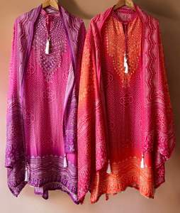 Mejor estilo Party Wear Top Plazzo & Dupatta Set con impresión digital y Riyal Mirror Hand Work - Product Image 3